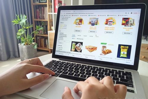 Chợ online đắt hàng giữa những ngày giãn cách xã hội vì Covid-19