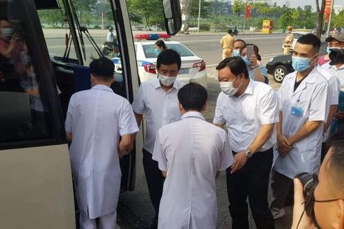 Phú Thọ: 84 y, bác sĩ lên đường hỗ trợ Bắc Giang chống dịch Covid-19