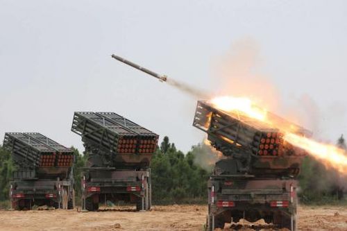 Quân đội Trung Quốc tập trận trên biển với rocket và tên lửa chống tăng