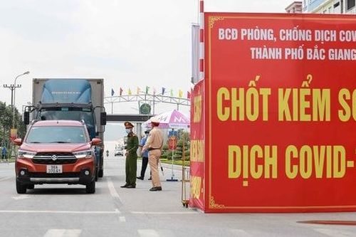 Bắc Giang: Phạt 7,5 triệu đồng người đàn ông Livestream xúc phạm lực lượng chống dịch