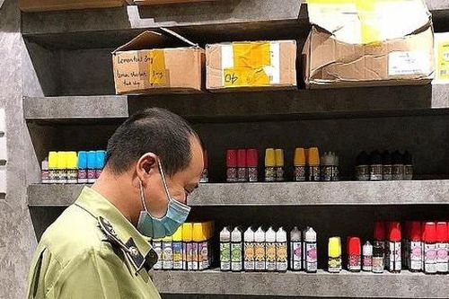 Hà Nội: Thu giữ 31.000 sản phẩm thuốc lá điện tử tại cửa hàng trên phố cổ
