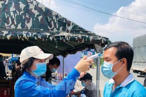 Thêm 1 khu bị phong tỏa, Bình Dương lập chốt chặn cả đường sông lẫn đường bộ