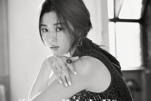 Jeon Ji Hyun phủ nhận tin đồn ly hôn chồng đại gia