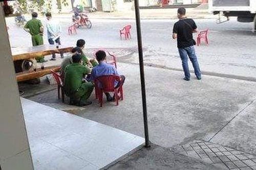 Nam thanh niên tử vong bên đường với nhiều vết chém
