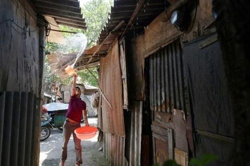 Phòng trọ hóa lò nung nơi xóm nghèo ở chân cầu Long Biên