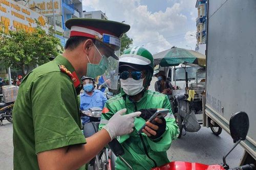 Gò Vấp ngày thứ 4: Chốt kiểm dịch thông thoáng, nhiều người đi hướng khác