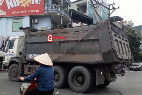 Quảng Ninh: 'Binh đoàn Howo' náo loạn đường phố Cẩm Phả và Vân Đồn