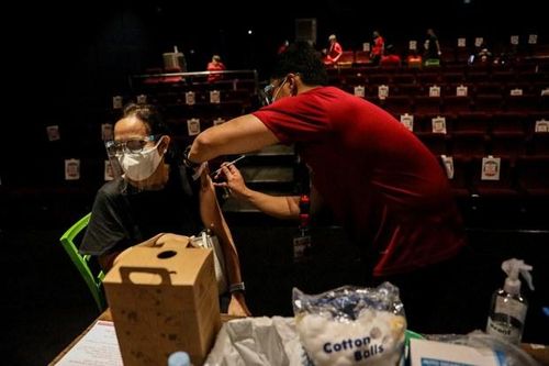 Các nước Đông Nam Á tăng cường dự trữ vaccine, thay đổi chiến lược tiêm chủng