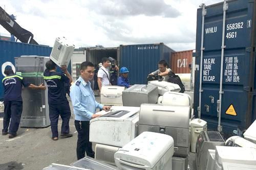 TP.HCM: Một cán bộ Công an chống buôn lậu bị bắt về tội... buôn lậu