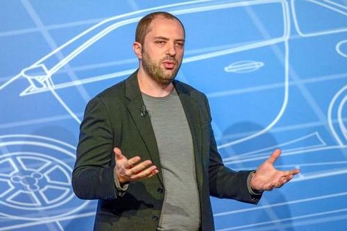 CEO Jan Koum- Cha đẻ ứng dụng 2 tỷ người dùng