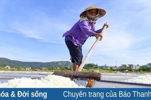 Nhọc nhằn nghề 'phơi nước'
