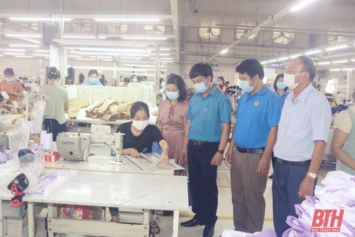 Thanh Hóa kêu gọi doanh nghiệp mua vắc - xin phòng COVID-19 cho công nhân, lao động