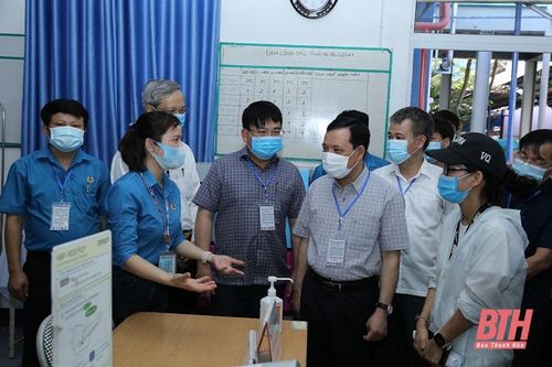 Phó Bí thư Thường trực Tỉnh ủy Lại Thế Nguyên kiểm tra công tác sản xuất, kinh doanh và phòng, chống dịch tại Công ty TNHH Giầy Annora Việt Nam
