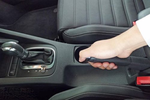 Sự khác nhau giữa phanh chân và phanh tay ô tô