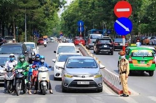 Nóng 40 độ, Hà Nội hầm hập cả ngày lẫn đêm