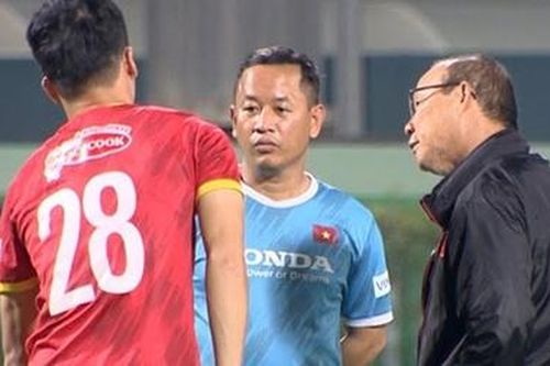Các chiêu thức nghi binh và bước đi của thầy Park