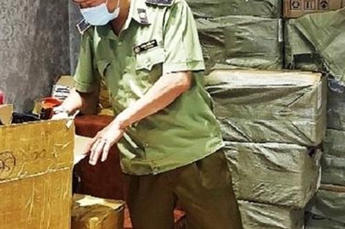 Tạm giữ hàng chục nghìn sản phẩm thuốc lá điện tử trị giá trên 4 tỷ đồng