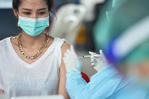 Đông Nam Á vật lộn với COVID-19: Kiểm soát biên giới, đẩy mạnh tiêm chủng