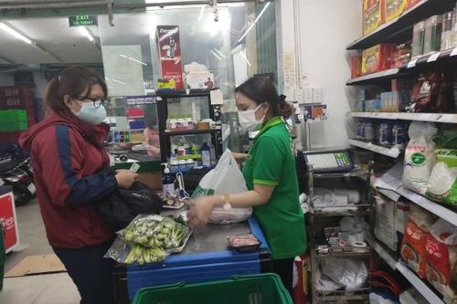 Không còn cảnh ùn ứ người xếp hàng, hàng hóa tại các chợ, siêu thị dồi dào
