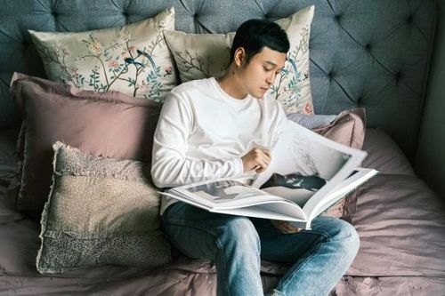 'Hoàng tử sơn ca' Quang Vinh bỗng trở thành ... Blogger làm đẹp