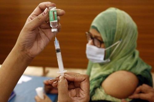 Quỹ Tiền tệ Quốc tế và Ngân hàng Thế giới giục G7 phân phối vaccine