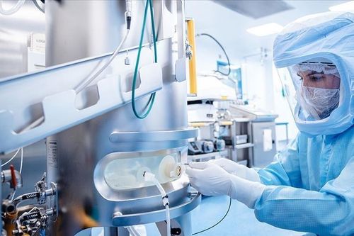 Thế giới 'khát' vaccine vì các nước giàu tích trữ