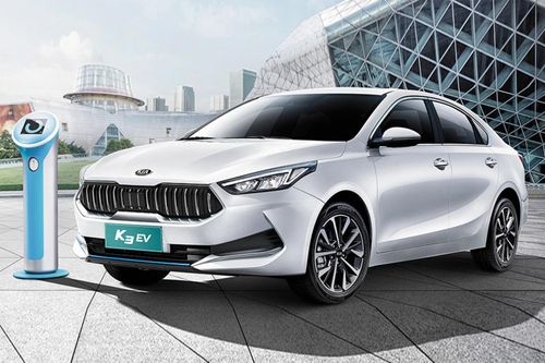 Phiên bản Kia Cerato chạy điện có giá từ 27.500 USD