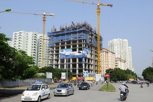 Vật liệu xây dựng tăng giá: Doanh nghiệp dè dặt đấu thầu thi công