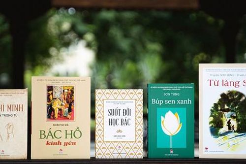 Triển lãm sách trực tuyến về cuộc đời, sự nghiệp Chủ tịch Hồ Chí Minh