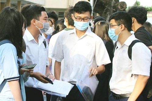 Dịch Covid-19 bùng phát: Địa phương linh hoạt trong thi và xét tuyển lớp 10