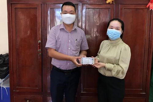 Học sinh Sóc Trăng 'mổ heo đất' ủng hộ phòng chống dịch