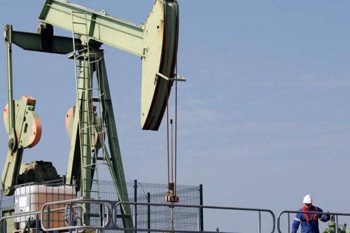 Thị trường dầu thế giới: Giá tăng vọt, hai lực cản chính và nhân tố bí ẩn Mỹ-Iran