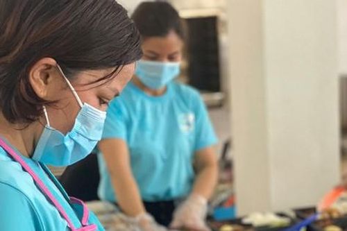 Xúc động tấm lòng các mẹ, các chị trong những ngày chống dịch ở Bắc Ninh
