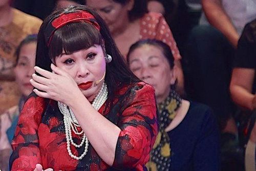 NSND Hồng Vân cúi đầu xin lỗi khán giả vì quảng cáo chưa đúng