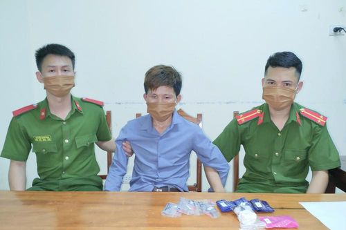 Bắt đối tượng nghiện chuyên bán lẻ ma túy từ miền núi xuống miền xuôi