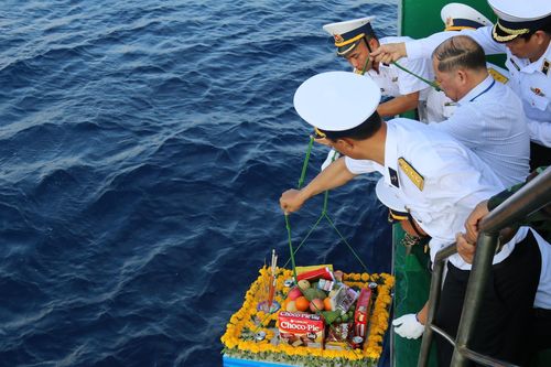 Thiêng liêng lễ tưởng niệm liệt sỹ Trường Sa trên Biển Đông