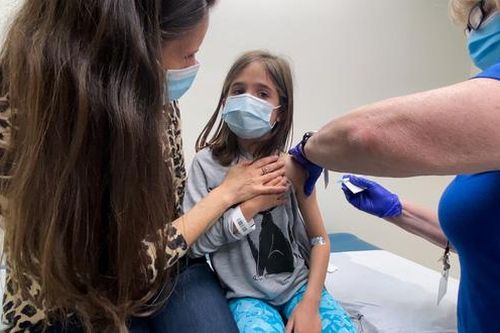 Dịch COVID-19: Tây Ban Nha tiêm vaccine cho trẻ em trước thềm năm học
