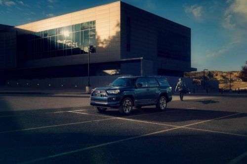 Toyota 4Runner TRD Sport 2022 ra mắt: Tiện nghi và thể thao