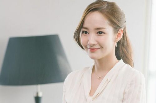 5 lỗi trang điểm khiến nàng mất điểm nặng nề khi đi phỏng vấn