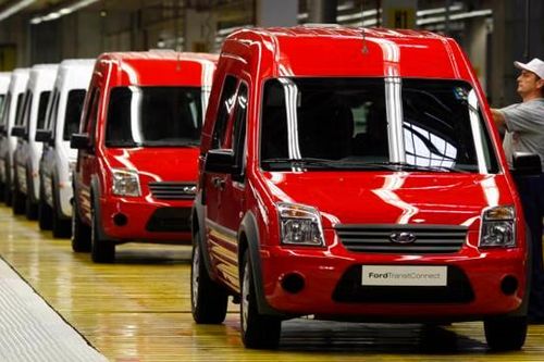 Ford đối mặt án phạt 1,3 tỷ USD vì 'phù phép' xe khách thành xe tải để lách thuế