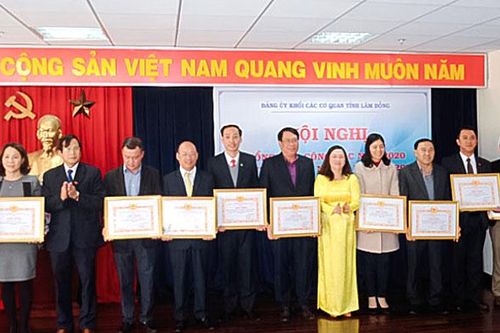Chuyển biến tích cực trong thực hiện Nghị quyết Trung ương 4