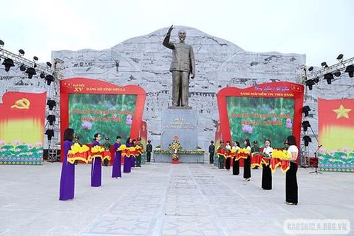 Hồ Chí Minh và ánh sáng độc lập, tự do cho dân tộc