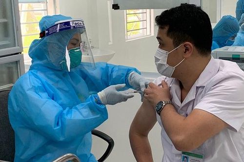 Bài 3: Đột phá để tiếp cận vaccine