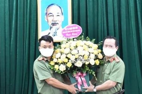 Biểu dương Thiếu tá cứu 2 cháu bé bị đuối nước