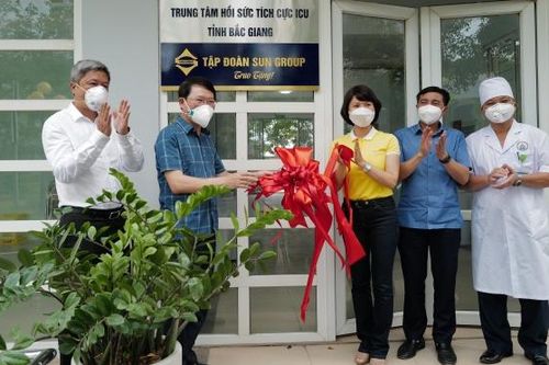 Bắc Giang: Nhận bàn giao Trung tâm Hồi sức tích cực lớn nhất miền Bắc