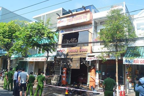 Cháy cửa hàng đồ điện làm bốn người tử vong