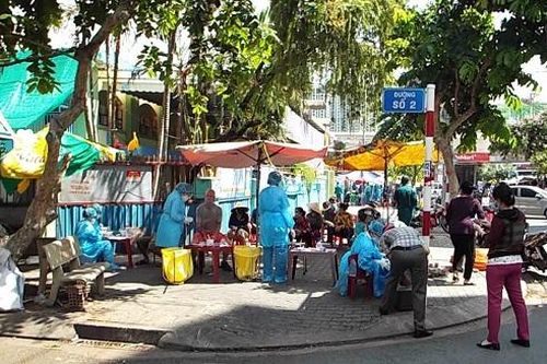 Có ca nhiễm Covid-19, Quận 7 xét nghiệm 2.000 người ở khu dân cư Lý Phục Man