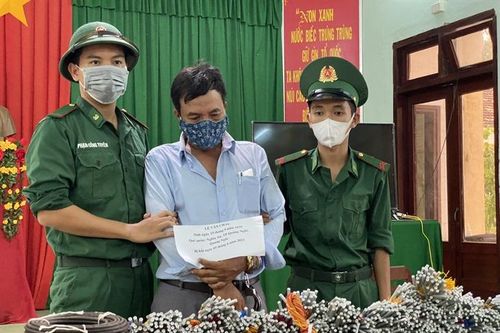 Bắt giữ đối tượng vận chuyển trái phép số lượng lớn vật liệu nổ