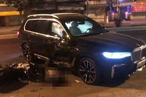 Ô tô BMW X7 lùi tông tử vong nam thanh niên đi xe máy
