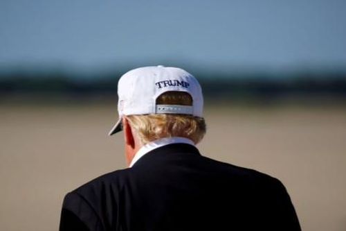 Facebook chặn tài khoản của ông Trump thêm 2 năm nữa